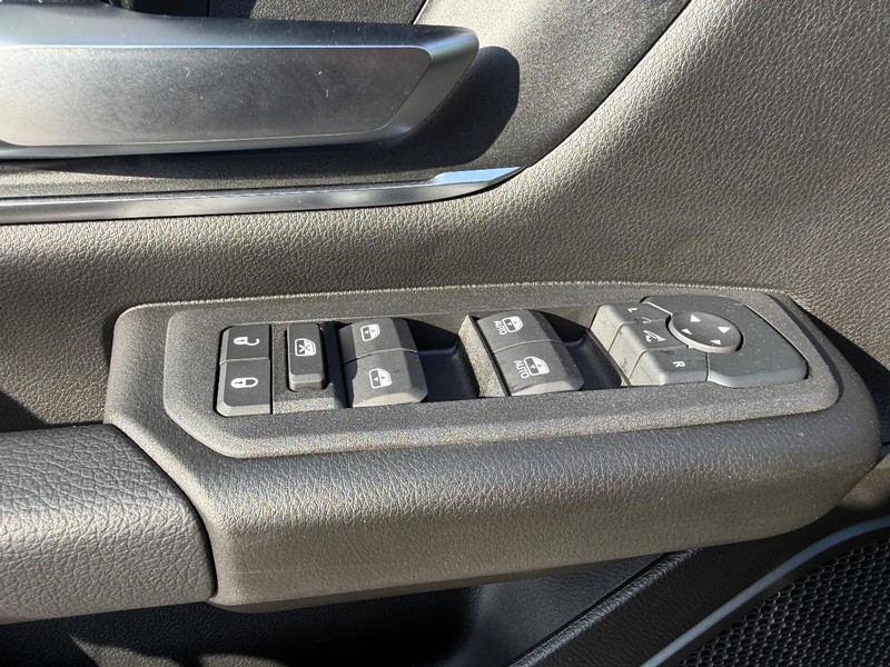 Ram 1500 Vehicle Full-screen Gallery Image 17