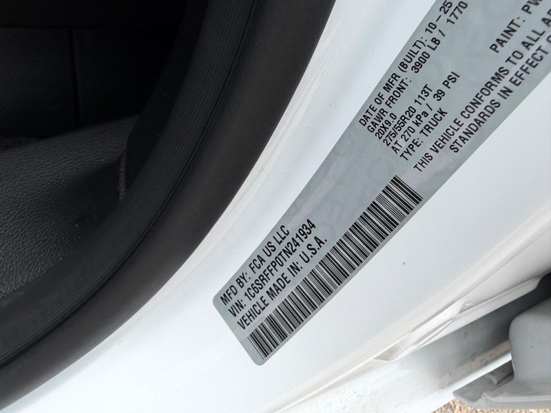 Ram 1500 Vehicle Full-screen Gallery Image 22