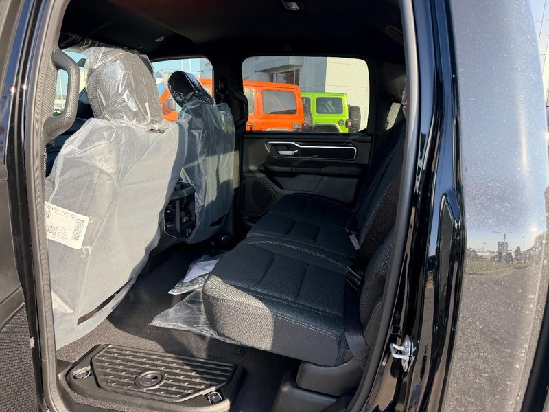 Ram 1500 Vehicle Full-screen Gallery Image 8