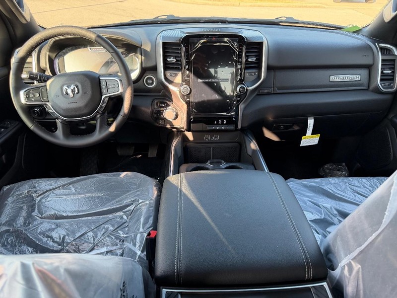 Ram 1500 Vehicle Full-screen Gallery Image 9