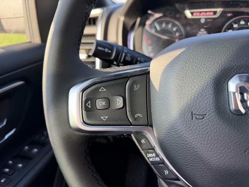 Ram 1500 Vehicle Full-screen Gallery Image 11