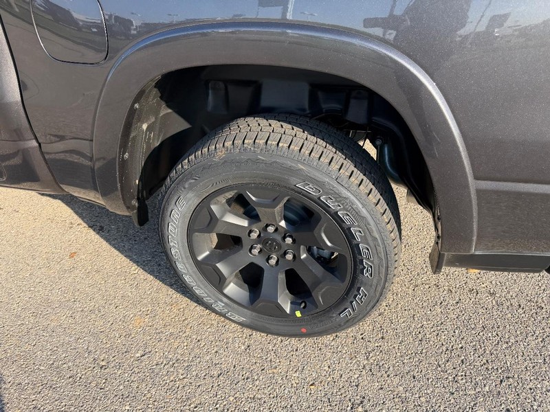 Ram 1500 Vehicle Full-screen Gallery Image 7