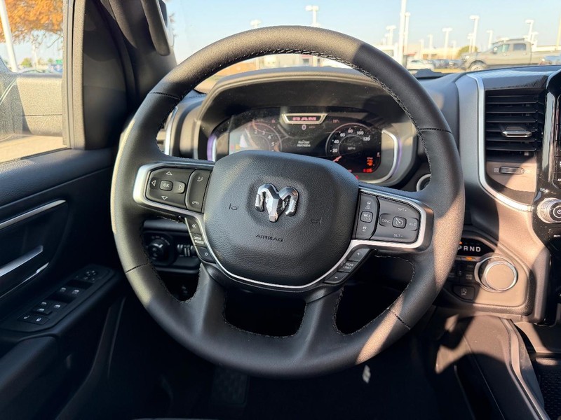 Ram 1500 Vehicle Full-screen Gallery Image 10