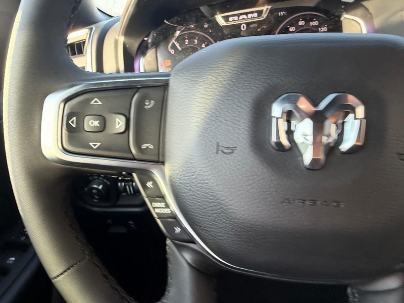 Ram 1500 Vehicle Full-screen Gallery Image 11