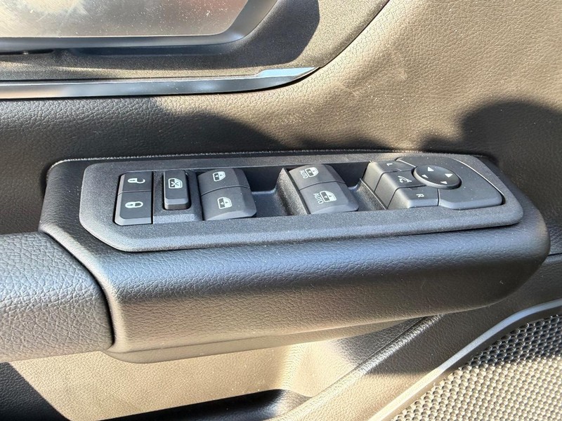 Ram 1500 Vehicle Full-screen Gallery Image 17