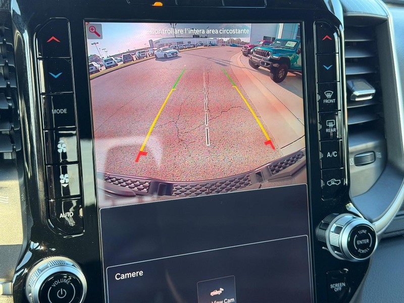 Ram 1500 Vehicle Full-screen Gallery Image 20