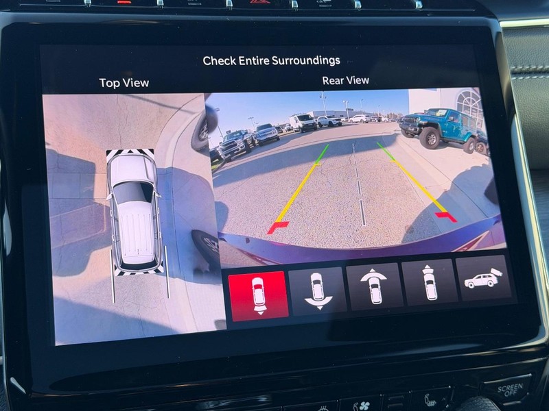 Jeep Grand Cherokee L Vehicle Full-screen Gallery Image 25