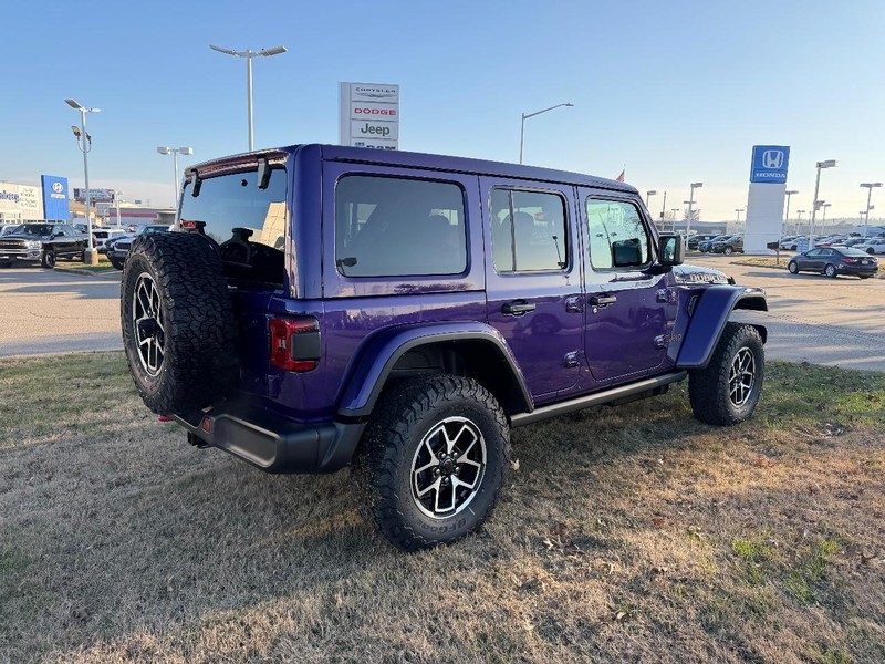 Jeep Wrangler Vehicle Full-screen Gallery Image 4