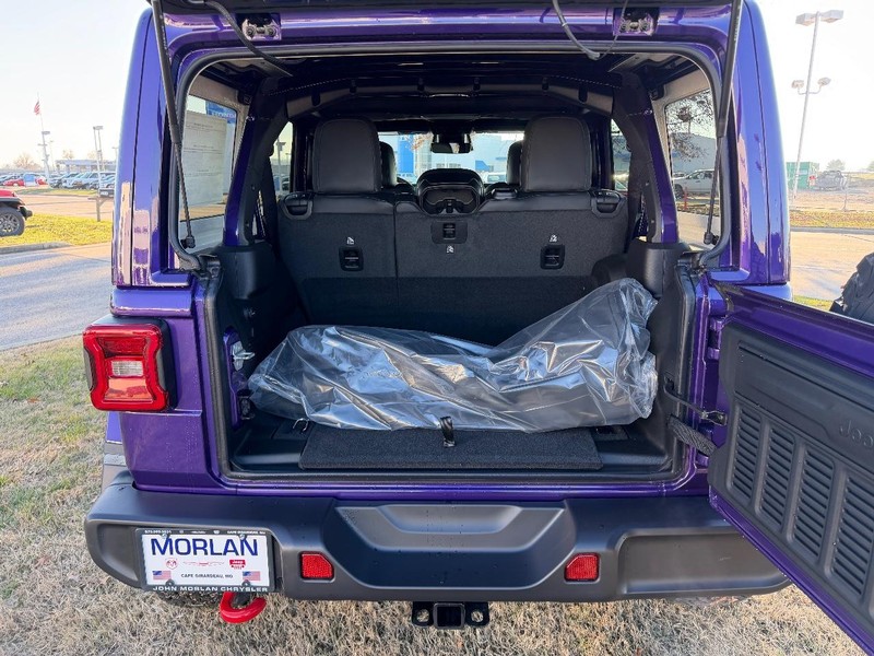 Jeep Wrangler Vehicle Full-screen Gallery Image 6