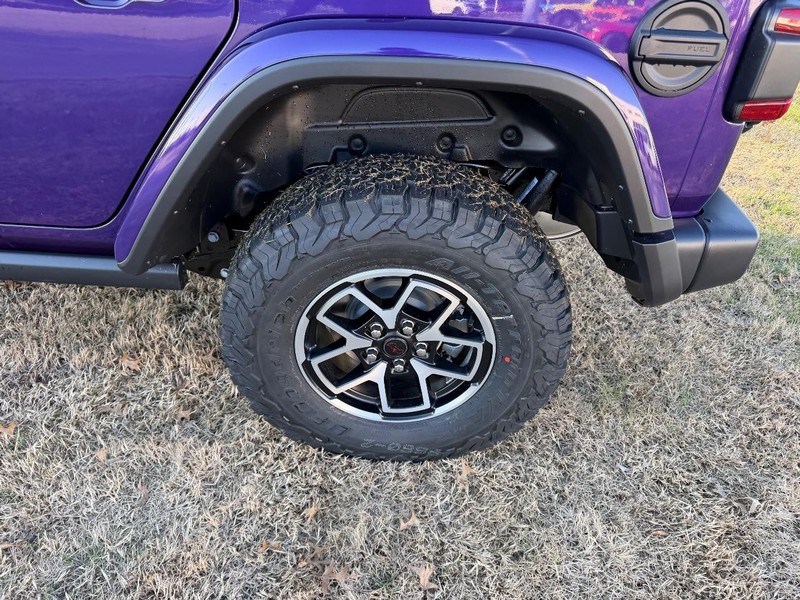 Jeep Wrangler Vehicle Full-screen Gallery Image 7