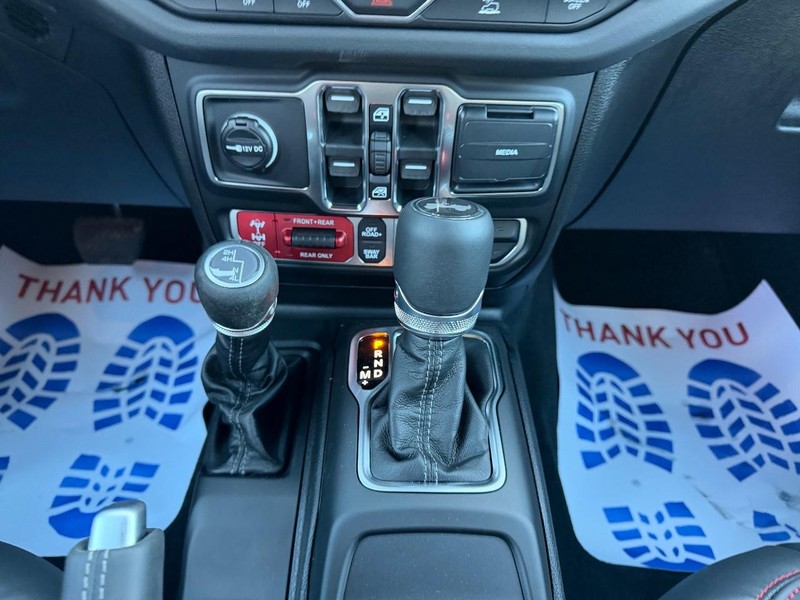 Jeep Wrangler Vehicle Full-screen Gallery Image 14