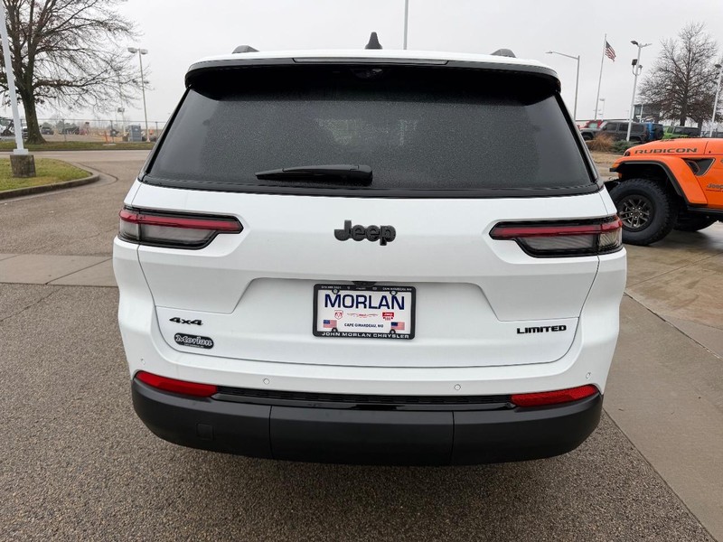 Jeep Grand Cherokee L Vehicle Full-screen Gallery Image 5