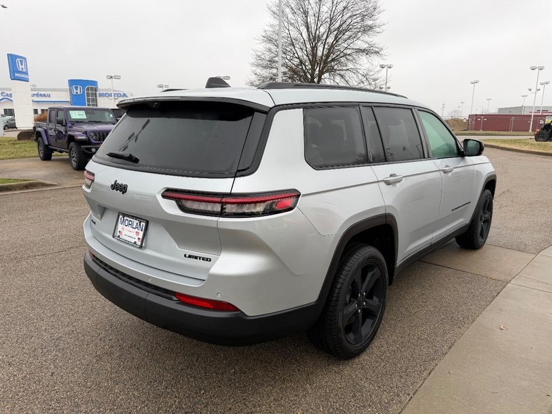 Jeep Grand Cherokee L Vehicle Full-screen Gallery Image 4