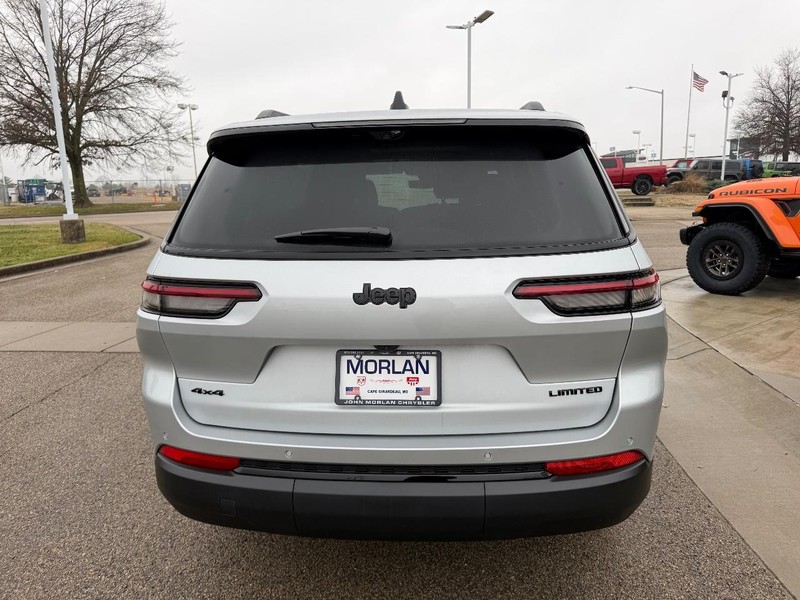 Jeep Grand Cherokee L Vehicle Full-screen Gallery Image 5