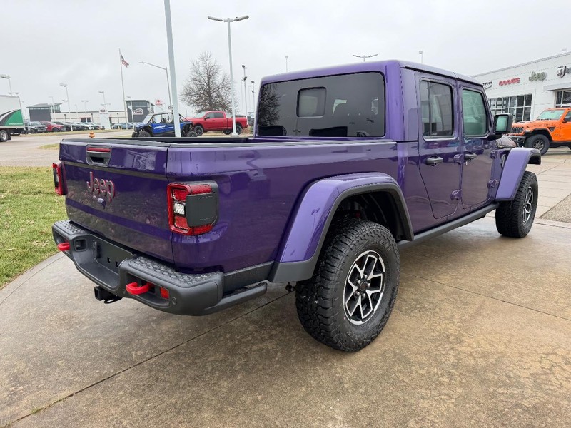 Jeep Gladiator Vehicle Full-screen Gallery Image 5