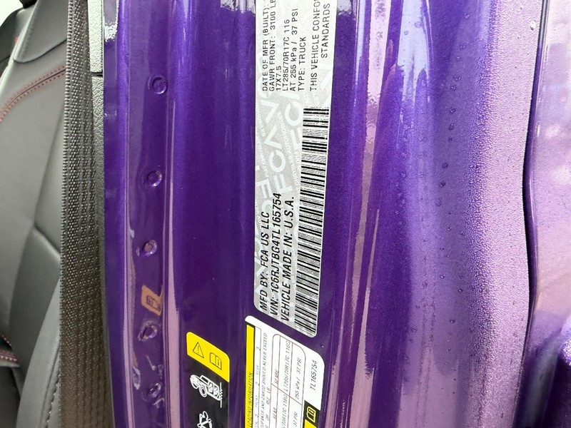 Jeep Gladiator Vehicle Full-screen Gallery Image 22