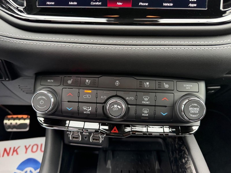 Dodge Durango Vehicle Full-screen Gallery Image 17