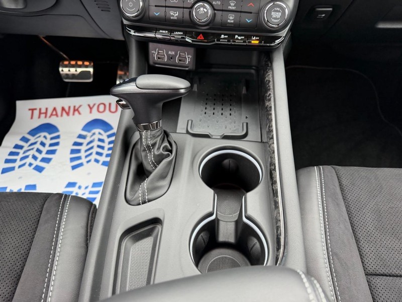 Dodge Durango Vehicle Full-screen Gallery Image 18