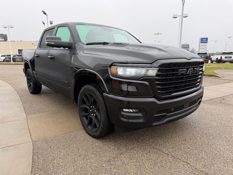 Ram 1500 Vehicle Full-screen Gallery Image 3