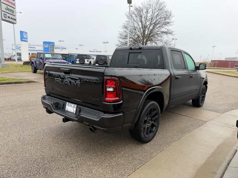 Ram 1500 Vehicle Full-screen Gallery Image 4