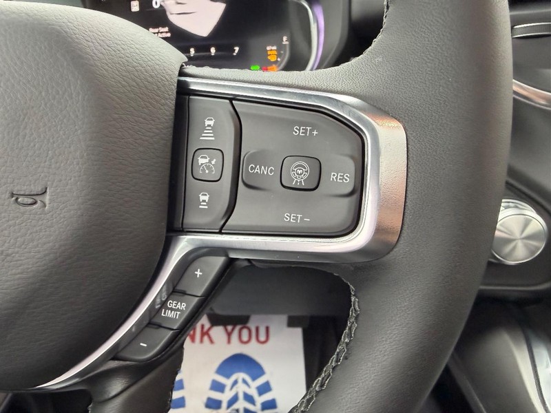 Ram 1500 Vehicle Full-screen Gallery Image 13