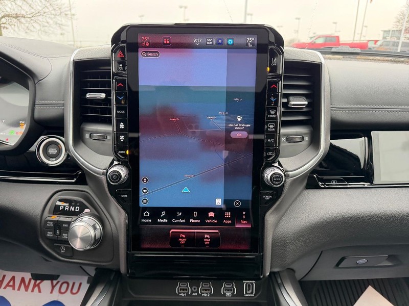 Ram 1500 Vehicle Full-screen Gallery Image 14