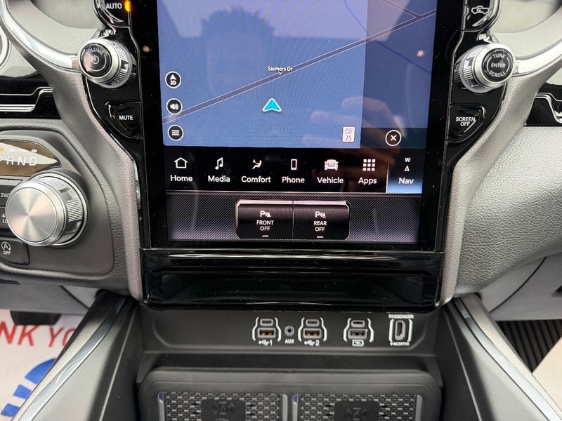 Ram 1500 Vehicle Full-screen Gallery Image 15