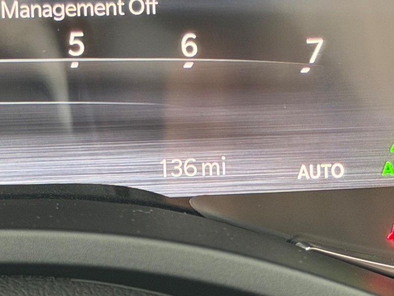 Ram 1500 Vehicle Full-screen Gallery Image 21