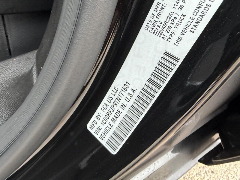 Ram 1500 Vehicle Full-screen Gallery Image 23