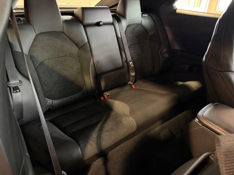 Dodge Charger Vehicle Full-screen Gallery Image 6