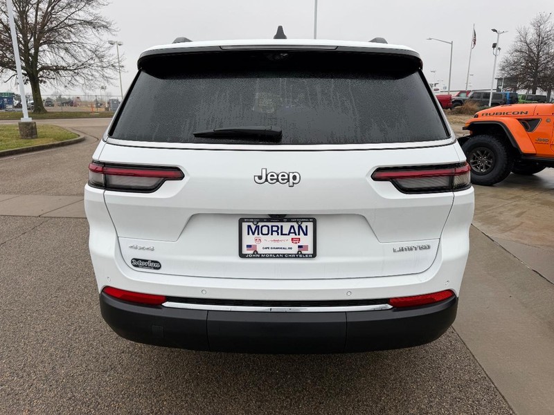 Jeep Grand Cherokee L Vehicle Full-screen Gallery Image 5