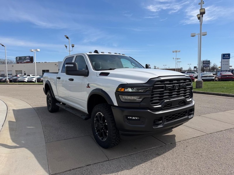Ram 2500 Vehicle Full-screen Gallery Image 3