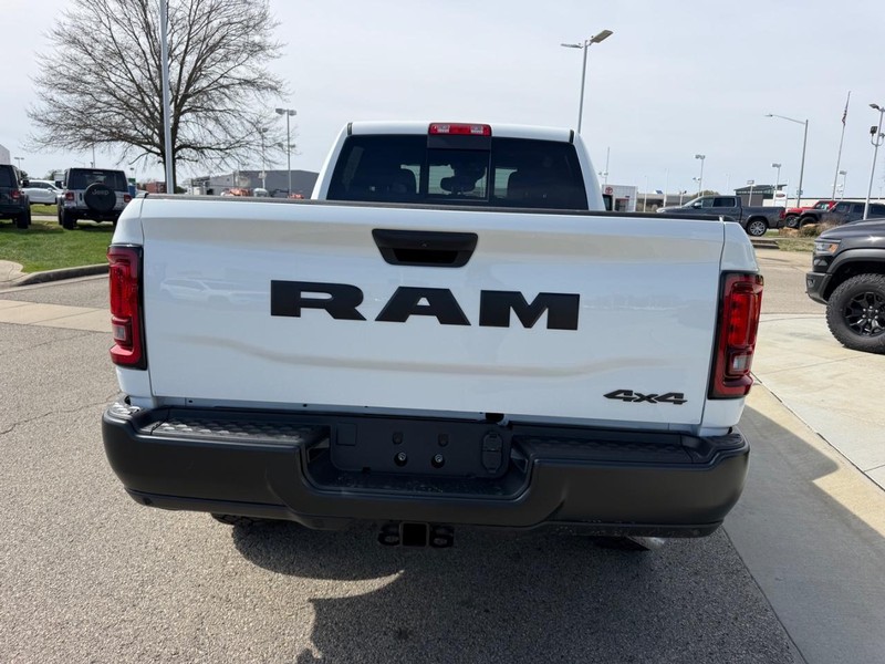 Ram 2500 Vehicle Full-screen Gallery Image 5