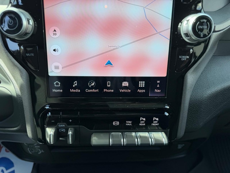 Ram 2500 Vehicle Full-screen Gallery Image 14