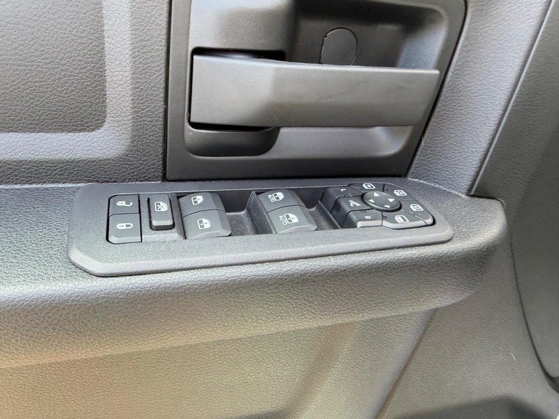 Ram 2500 Vehicle Full-screen Gallery Image 16