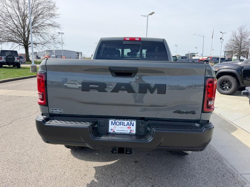 Ram 2500 Vehicle Full-screen Gallery Image 5
