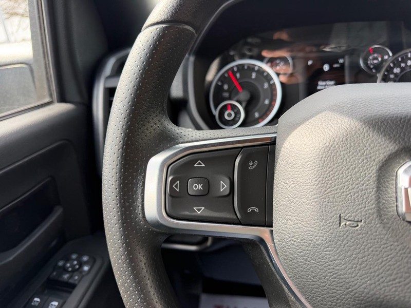 Ram 2500 Vehicle Full-screen Gallery Image 11