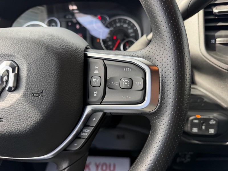 Ram 2500 Vehicle Full-screen Gallery Image 12