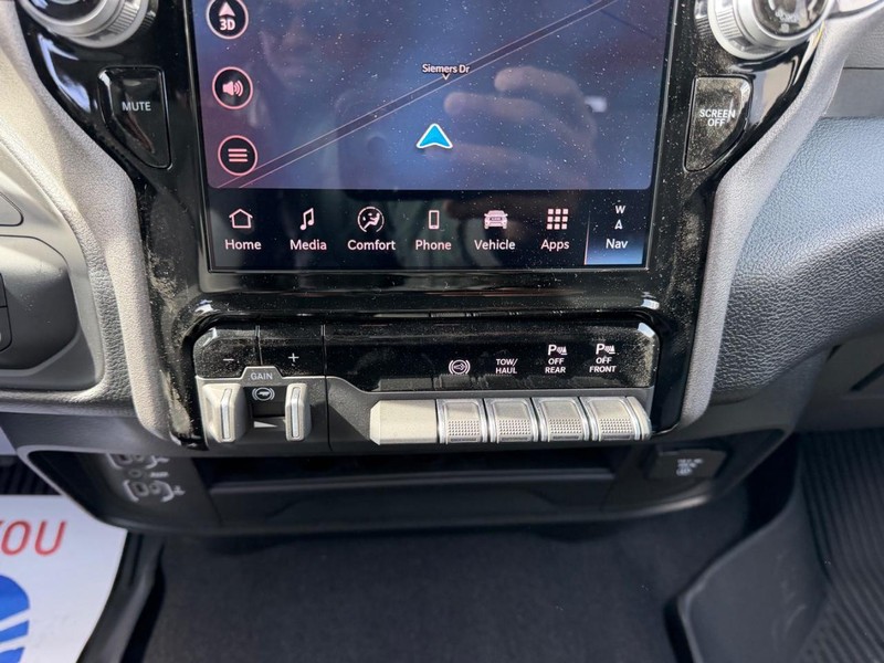 Ram 2500 Vehicle Full-screen Gallery Image 15