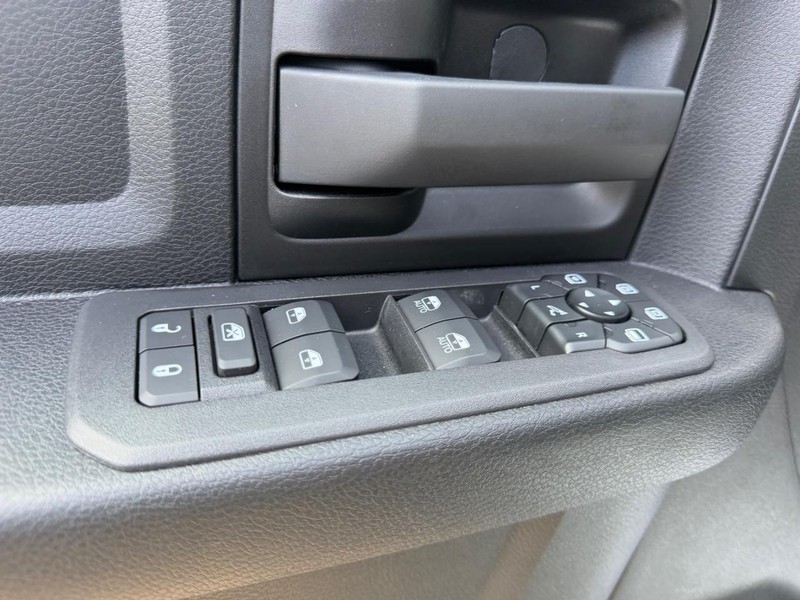 Ram 2500 Vehicle Full-screen Gallery Image 17