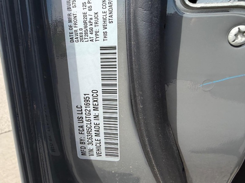 Ram 2500 Vehicle Full-screen Gallery Image 21