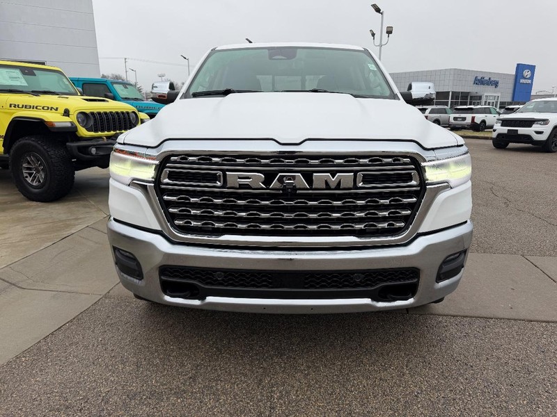 Ram 1500 Vehicle Full-screen Gallery Image 2