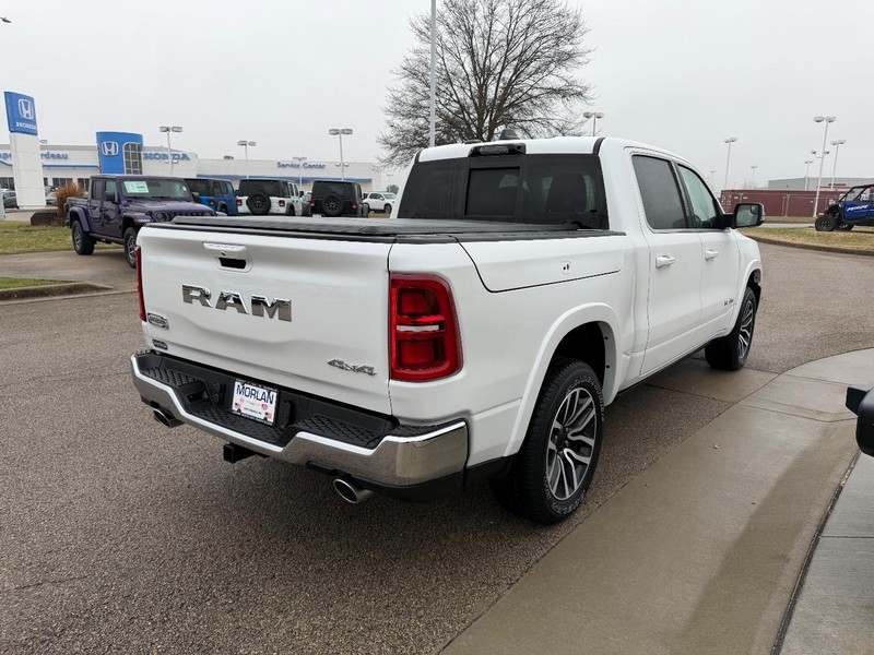 Ram 1500 Vehicle Full-screen Gallery Image 4