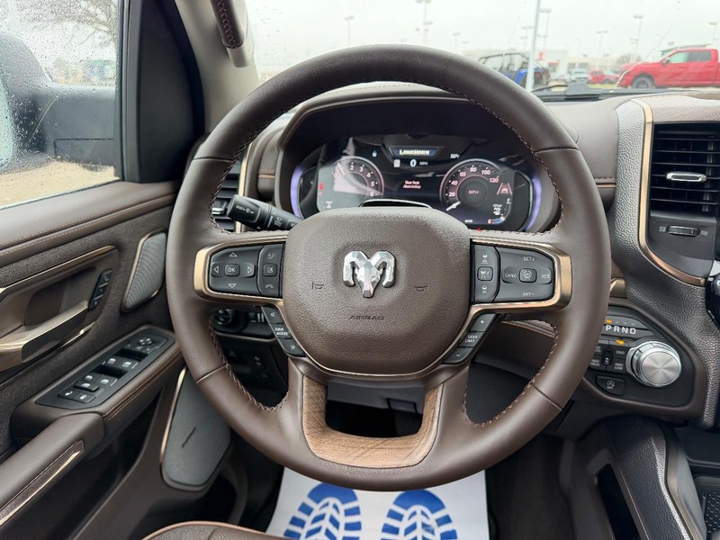 Ram 1500 Vehicle Full-screen Gallery Image 11