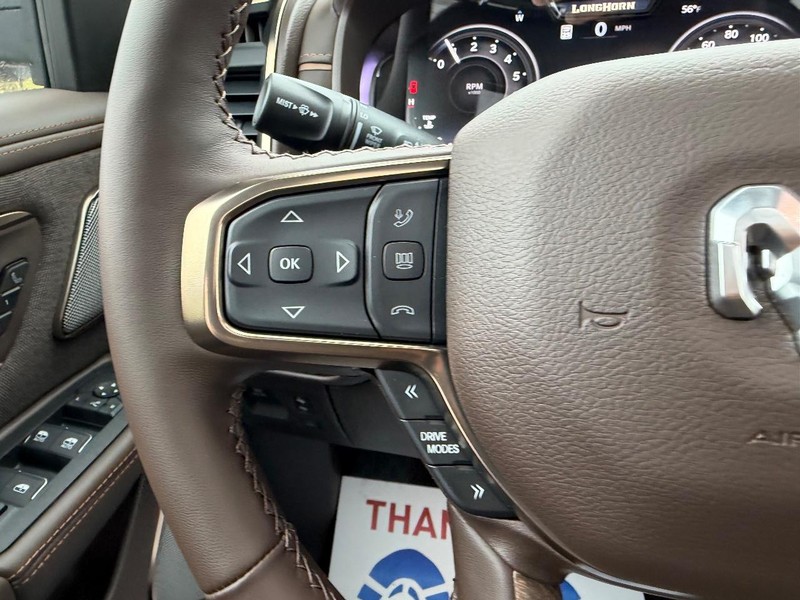 Ram 1500 Vehicle Full-screen Gallery Image 12