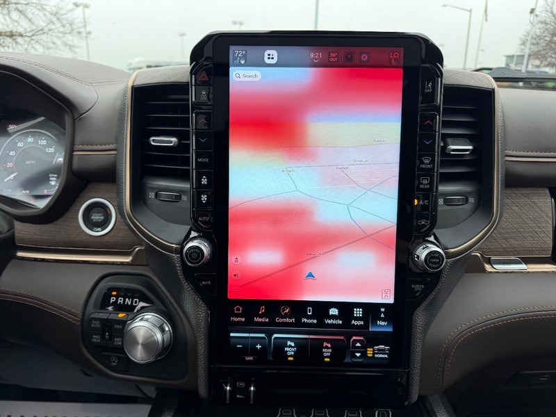 Ram 1500 Vehicle Full-screen Gallery Image 14