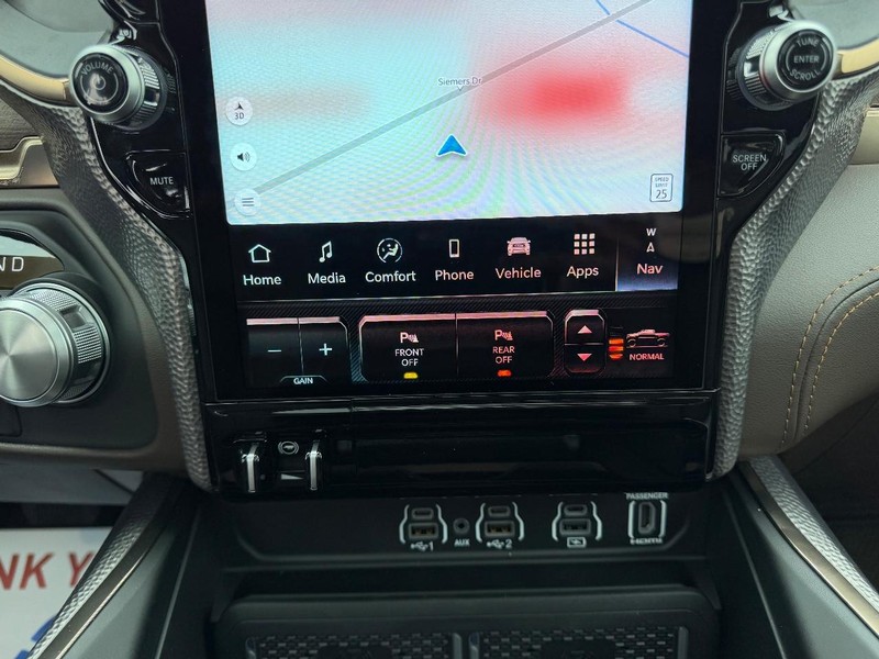 Ram 1500 Vehicle Full-screen Gallery Image 15