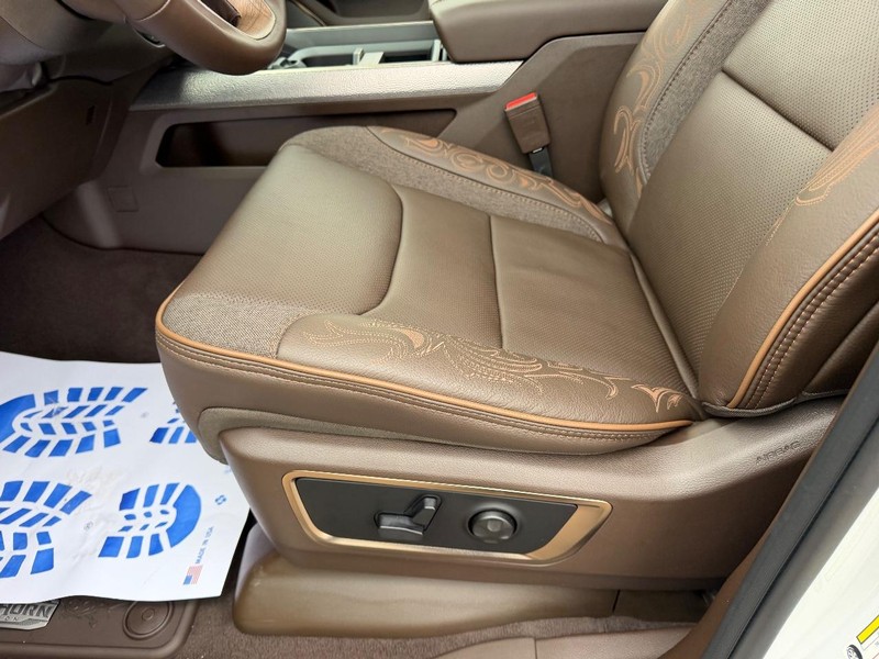 Ram 1500 Vehicle Full-screen Gallery Image 20