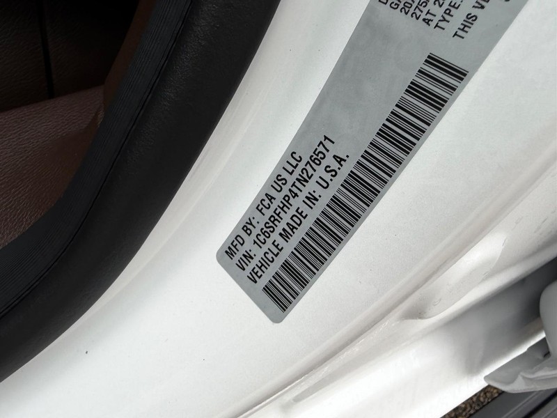 Ram 1500 Vehicle Full-screen Gallery Image 23