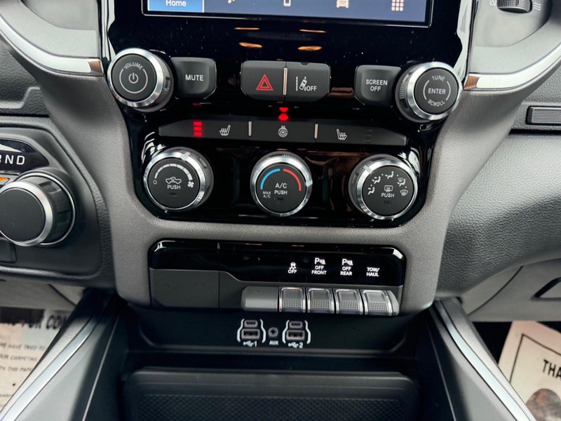 Ram 1500 Vehicle Full-screen Gallery Image 14